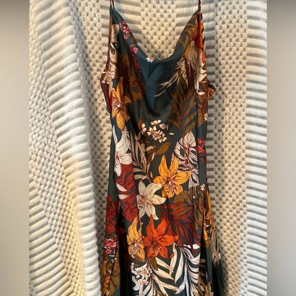 SHEIN DRESS - Picture 2 of 5